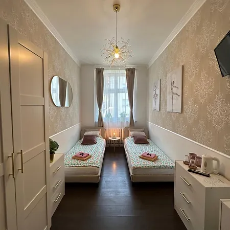 Happy8 ホステル *