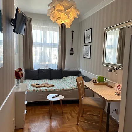 Happy8 ホステル *