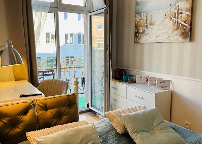 Happy8 אכסניה *