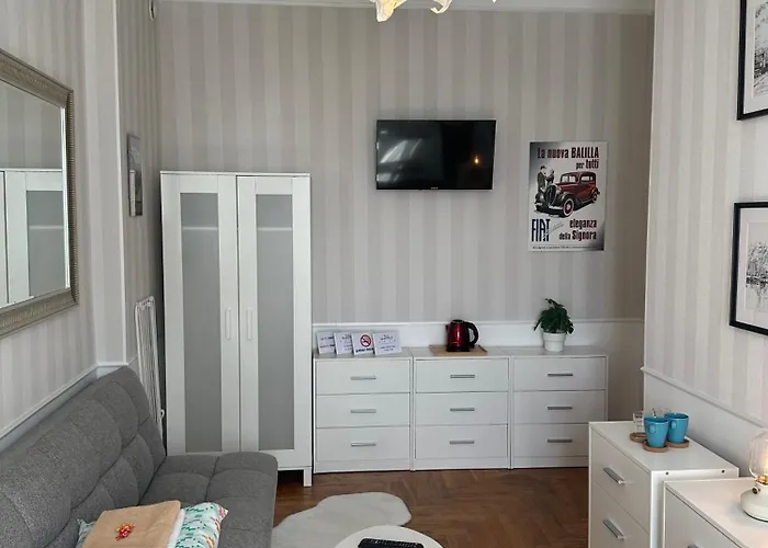 Happy8 אכסניה גדינייה