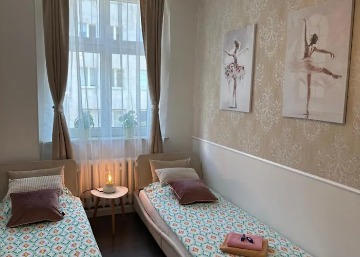 Хостел Happy8 *